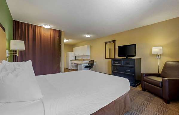  - Extended Stay America Suites Gurnee - I-94, Exit 8
