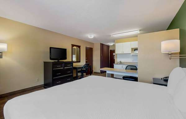  - Extended Stay America Suites Gurnee - I-94, Exit 8