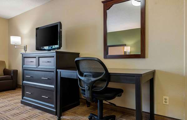  - Extended Stay America Suites Gurnee - I-94, Exit 8