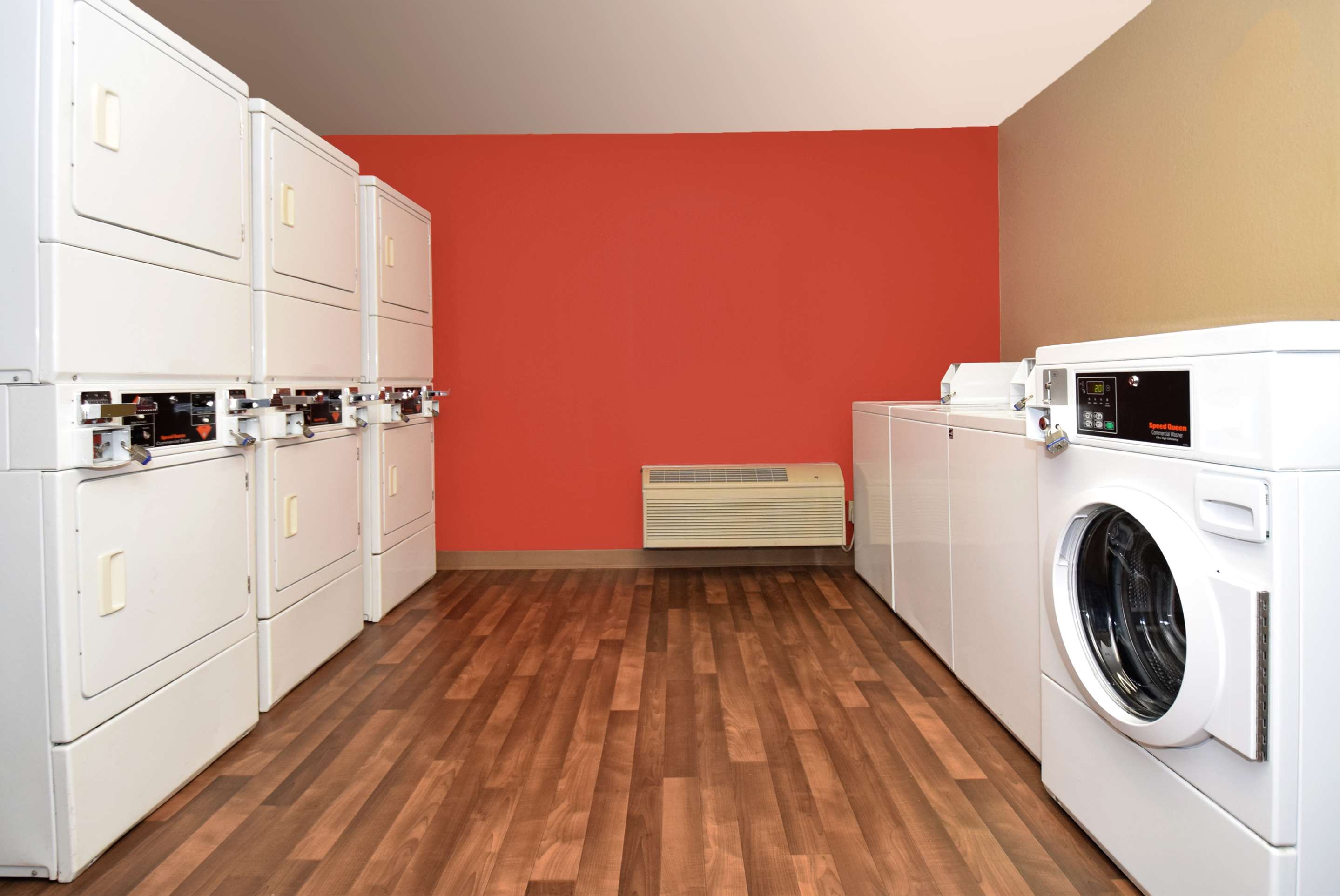 On-Premise Guest Laundry | Extended Stay America Suites - Detroit - Auburn Hills - I -75