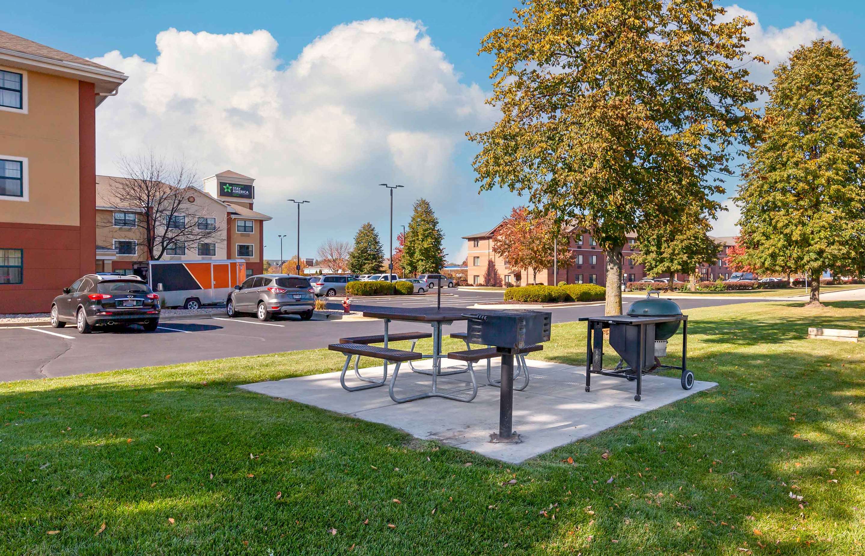 Picnic Area | Extended Stay America Suites - Madison - Junction Court