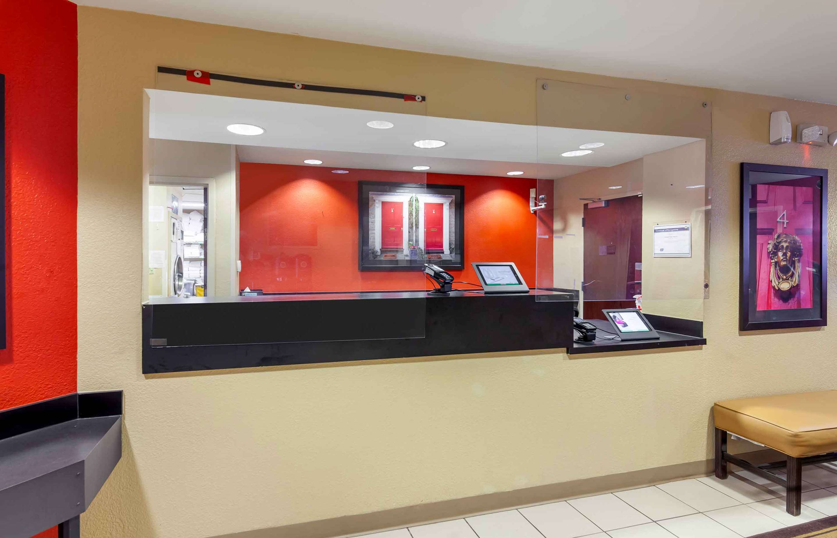 Lobby and Guest Check-in | Extended Stay America Suites - Madison - Junction Court