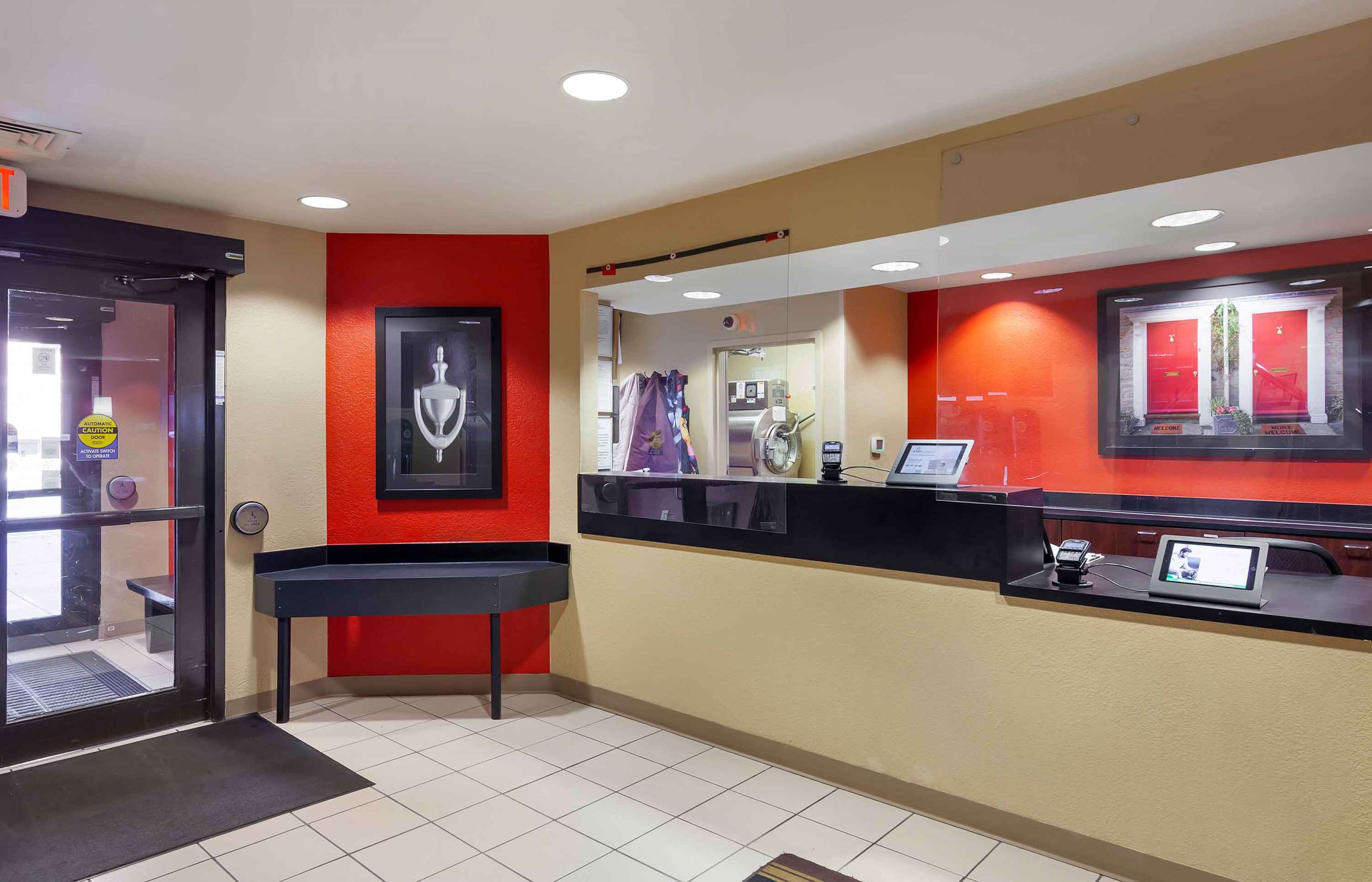 Lobby and Guest Check-in | Extended Stay America Suites - Madison - Junction Court