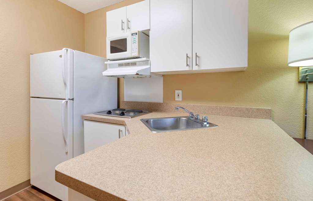EXTENDED STAY AMERICA SUITES-guestroom-Guest Room,Kitchen/Kitchenette,On-Site.jpg