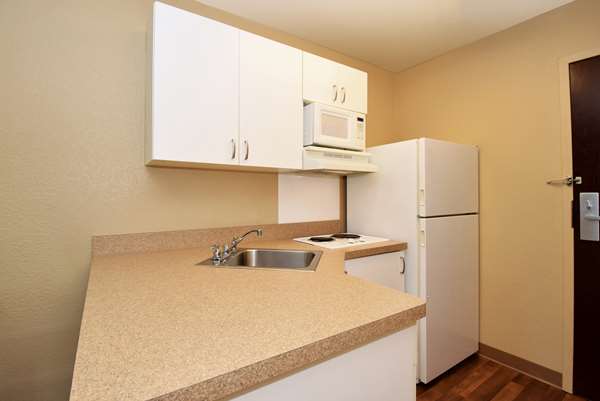  - Extended Stay America Suites Alexandria - I-395, Exit 3 & 3B