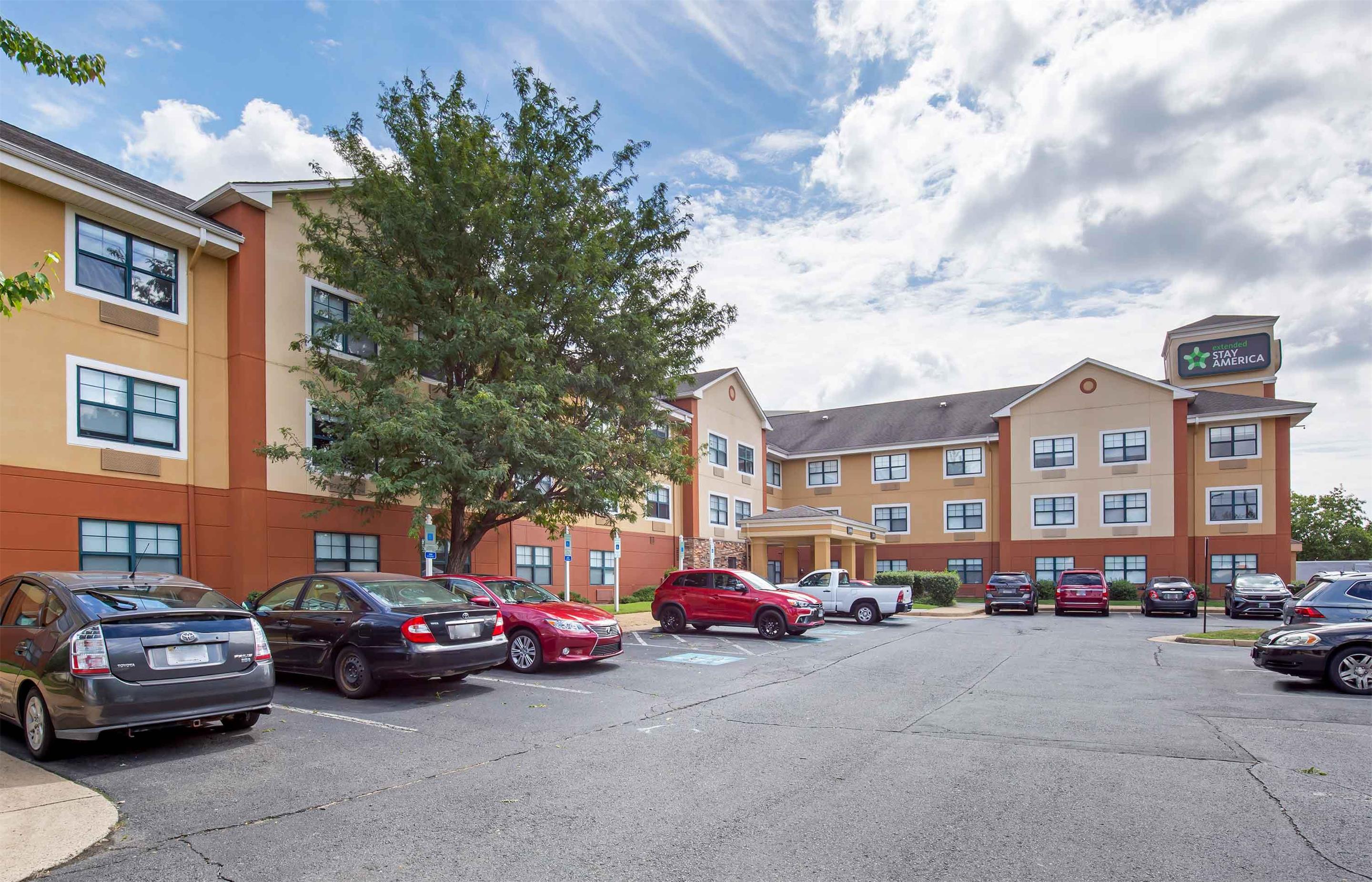 Exterior | Extended Stay America Suites - Washington, DC - Alexandria - Landmark