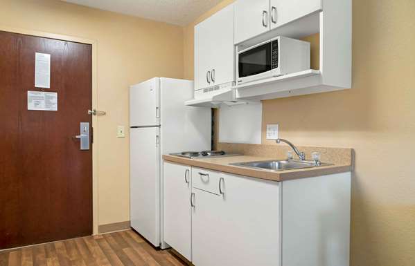  - Extended Stay America Suites Farmington Hills