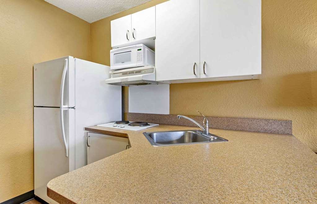 EXTENDED STAY AMERICA SELECT-guestroom-Guest Room,Kitchen/Kitchenette,On-Site.jpg