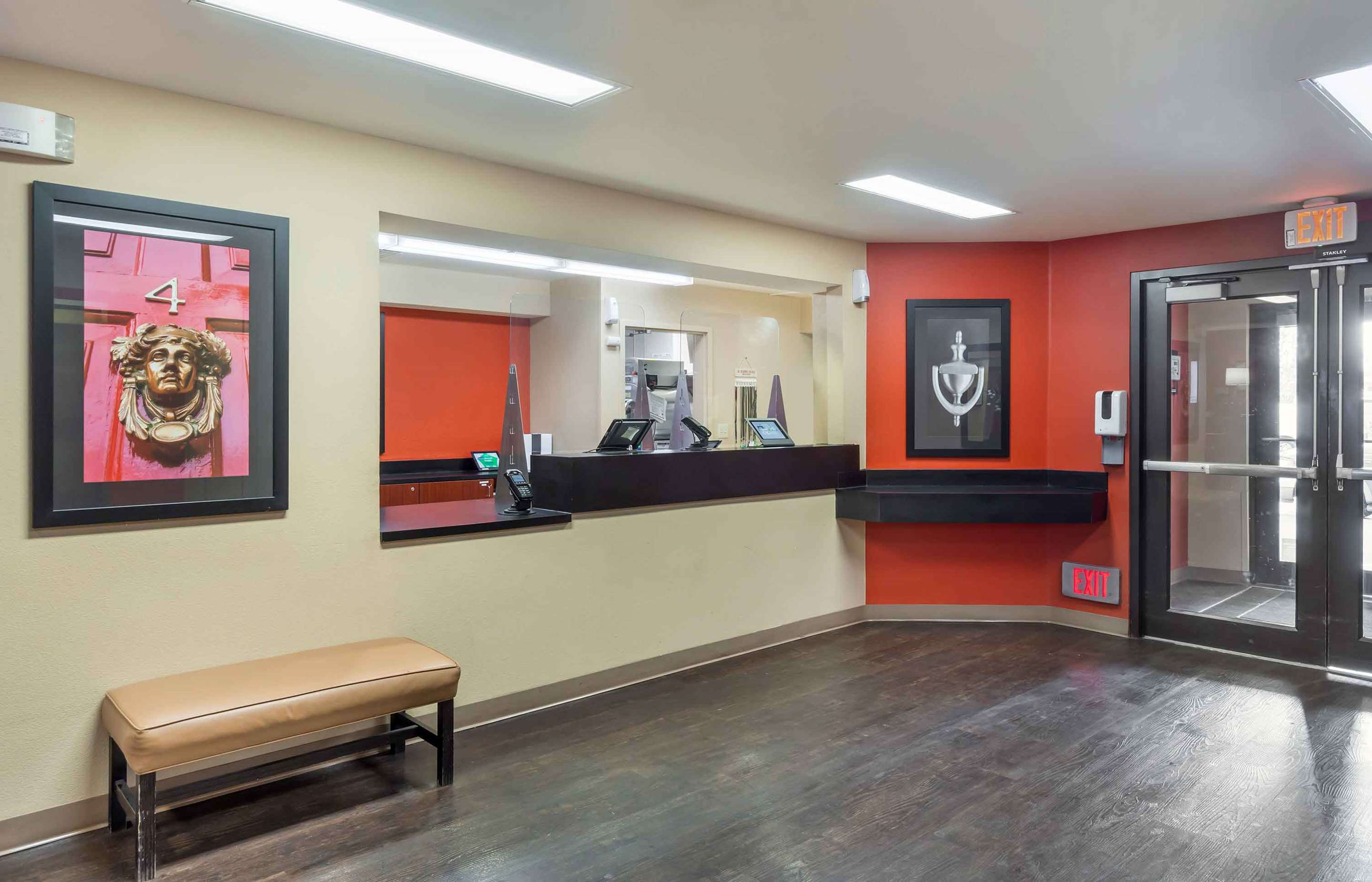 Lobby and Guest Check-in | Extended Stay America Suites Tacoma Fife
