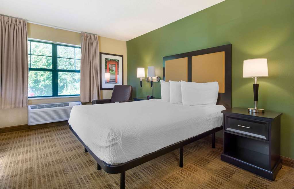 EXTENDED STAY AMERICA SUITES-guestroom-Guest Room,On-Site.jpg