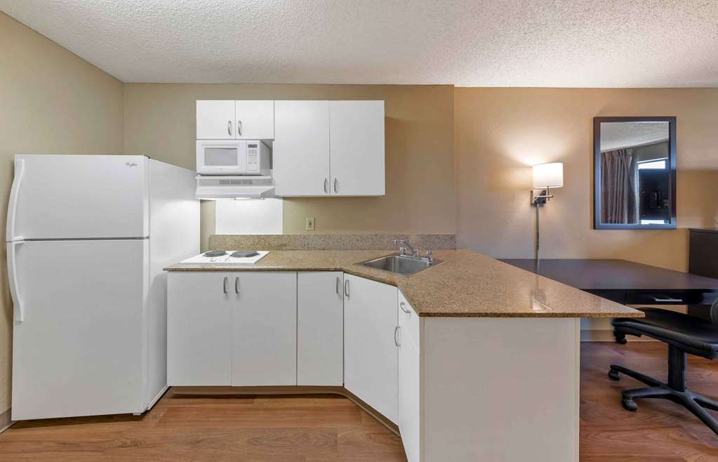 EXTENDED STAY AMERICA SUITES-guestroom-Guest Room,Kitchen/Kitchenette,On-Site.jpg