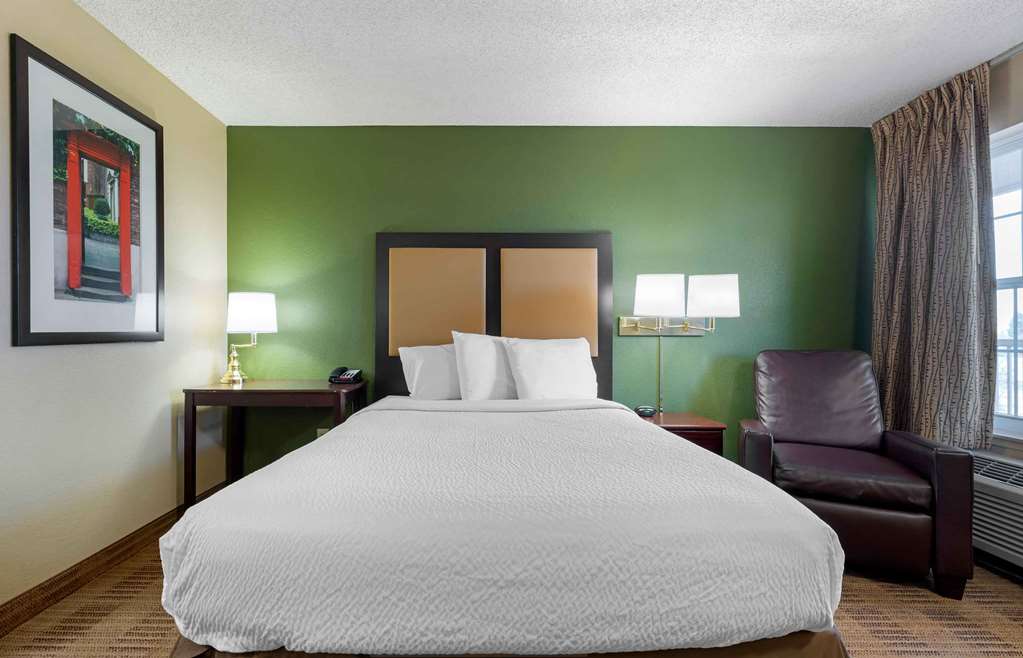 EXTENDED STAY AMERICA SUITES-guestroom-Guest Room,On-Site.jpg