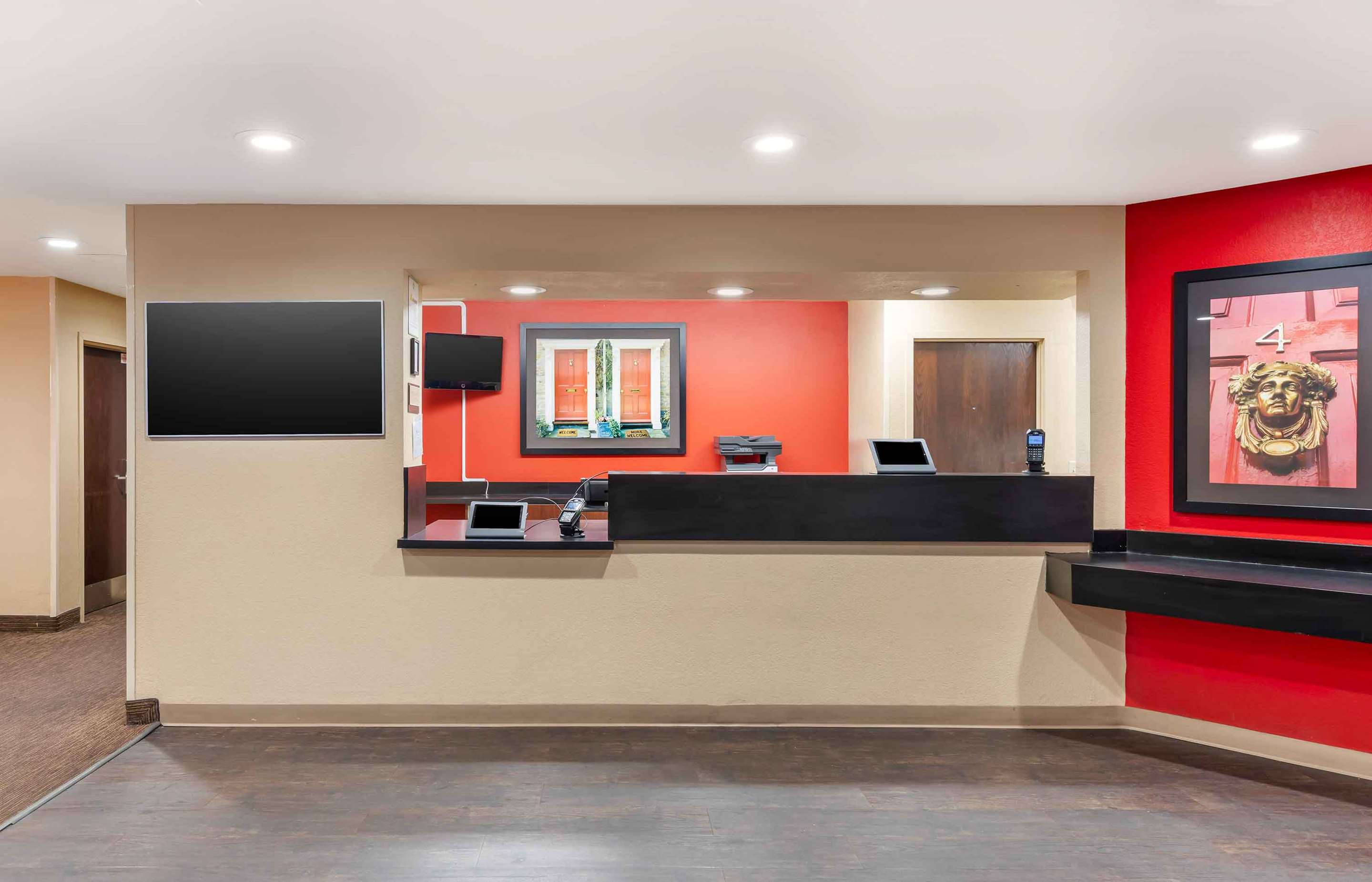 Lobby and Guest Check-in | Extended Stay America Suites Los Angeles Ontario Airport