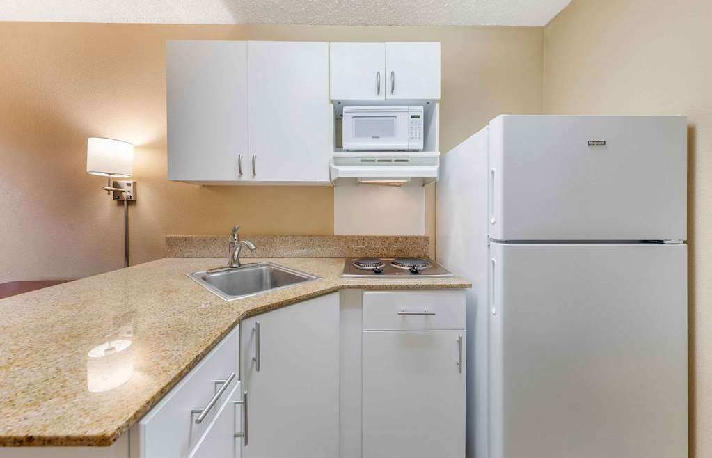 EXTENDED STAY AMERICA SUITES-guestroom-Guest Room,Kitchen/Kitchenette,On-Site.jpg