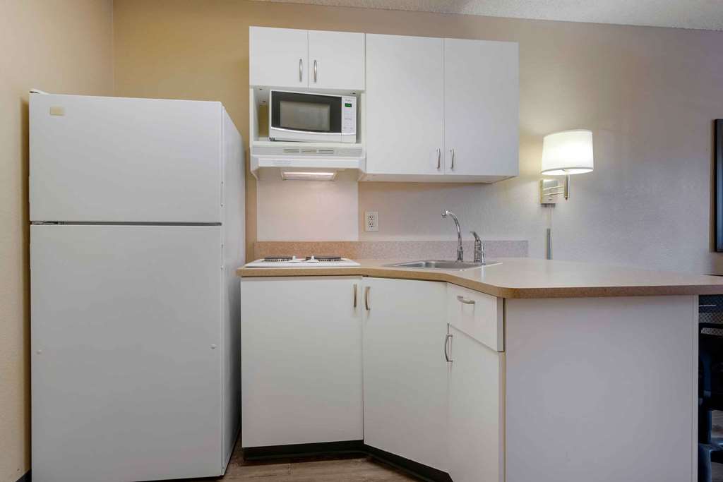 EXTENDED STAY AMERICA SUITES-guestroom-Guest Room,Kitchen/Kitchenette,On-Site.jpg
