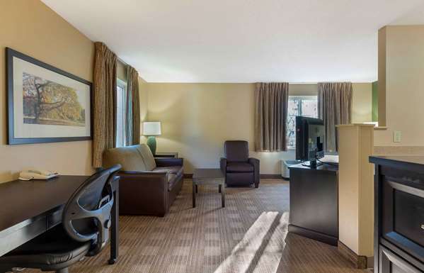  - Extended Stay America Suites Farmington - I-84, Exit 37