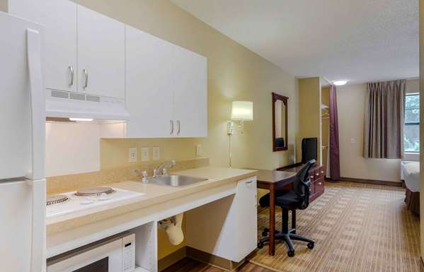  - Extended Stay America Suites West Warwick - I-95, Exit 24