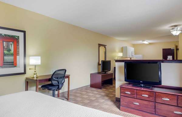  - Extended Stay America Suites West Warwick - I-95, Exit 24