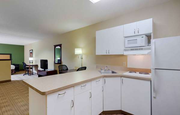  - Extended Stay America Suites West Warwick - I-95, Exit 24
