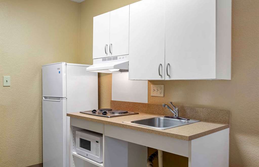 EXTENDED STAY AMERICA SELECT-guestroom-Guest Room,Kitchen/Kitchenette,On-Site.jpg