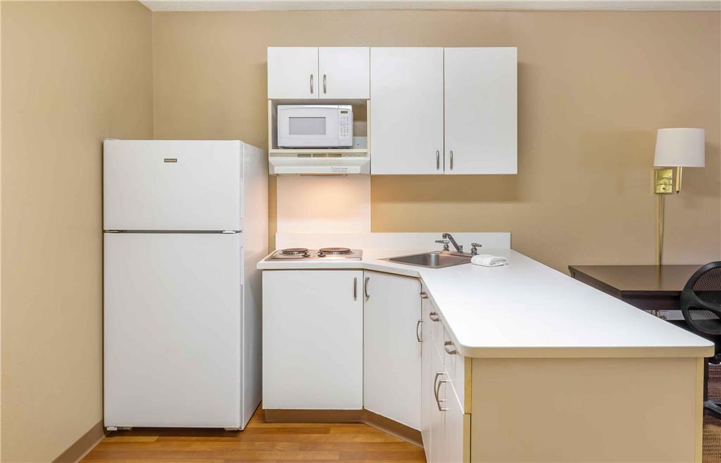 EXTENDED STAY AMERICA SUITES-guestroom-Guest Room,Guest Room Amenity,Kitchen/Kitchenette,On-Site.jpg
