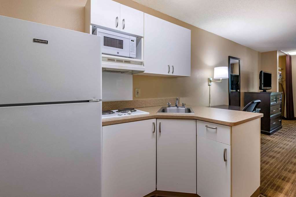 EXTENDED STAY AMERICA SUITES-guestroom-Guest Room,Kitchen/Kitchenette,On-Site.jpg