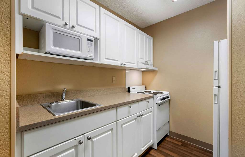 EXTENDED STAY AMERICA SUITES-guestroom-Guest Room,Kitchen/Kitchenette,On-Site.jpg