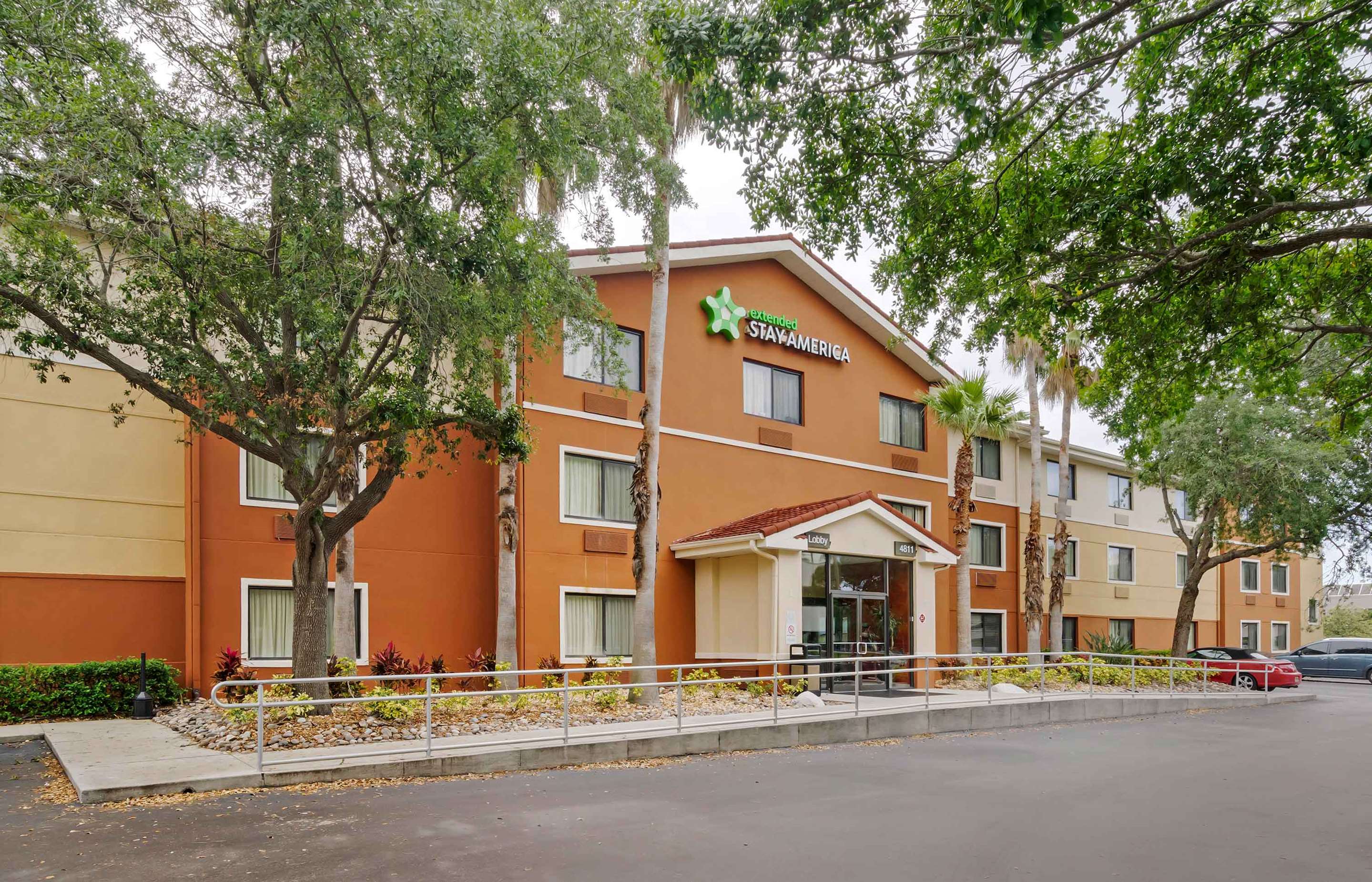 Exterior | Extended Stay America Suites Tampa Airport Memorial Hwy