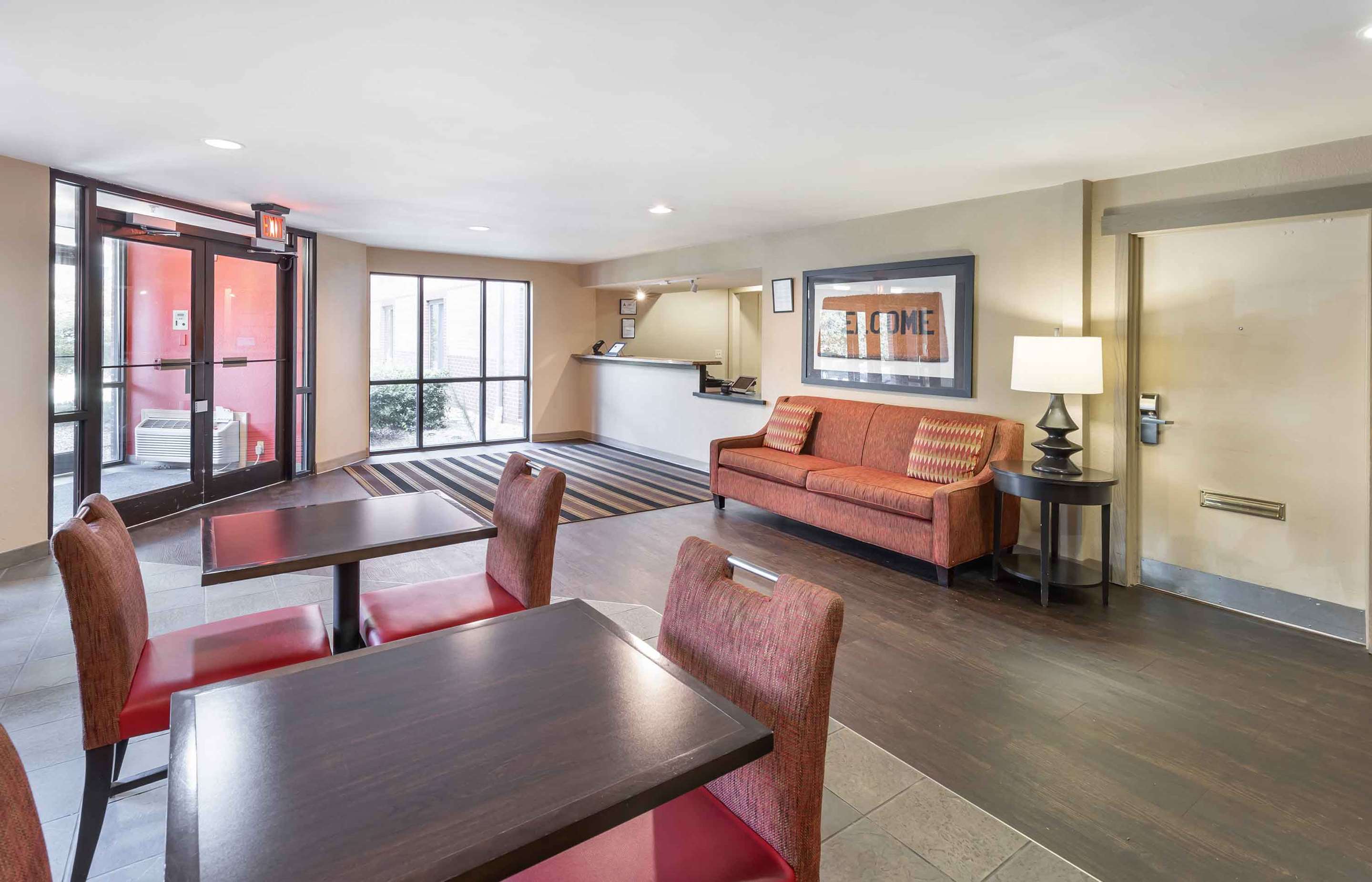 Lobby and Guest Check-in | Extended Stay America Suites - Raleigh - Cary - Regency Parkway South