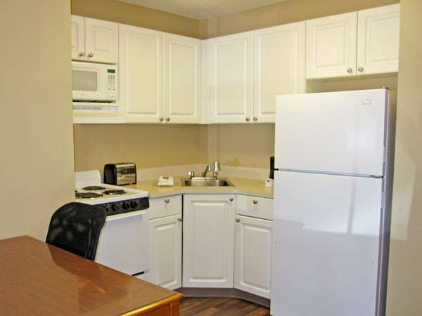  - Extended Stay America Suites Airport Greensboro - I-40, Exit 210