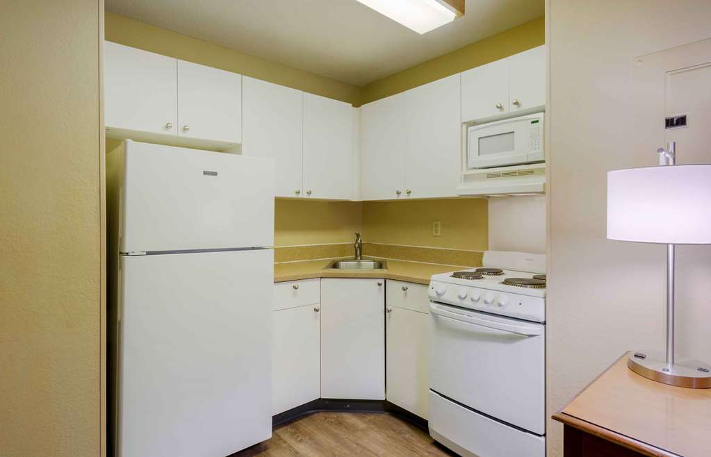 EXTENDED STAY AMERICA SUITES-guestroom-Guest Room,Kitchen/Kitchenette,On-Site.jpg