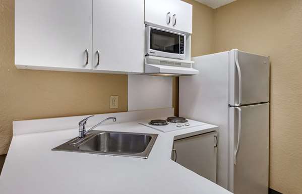  - Extended Stay America Suites Universal Studios Orlando - I-4, Exit 75B