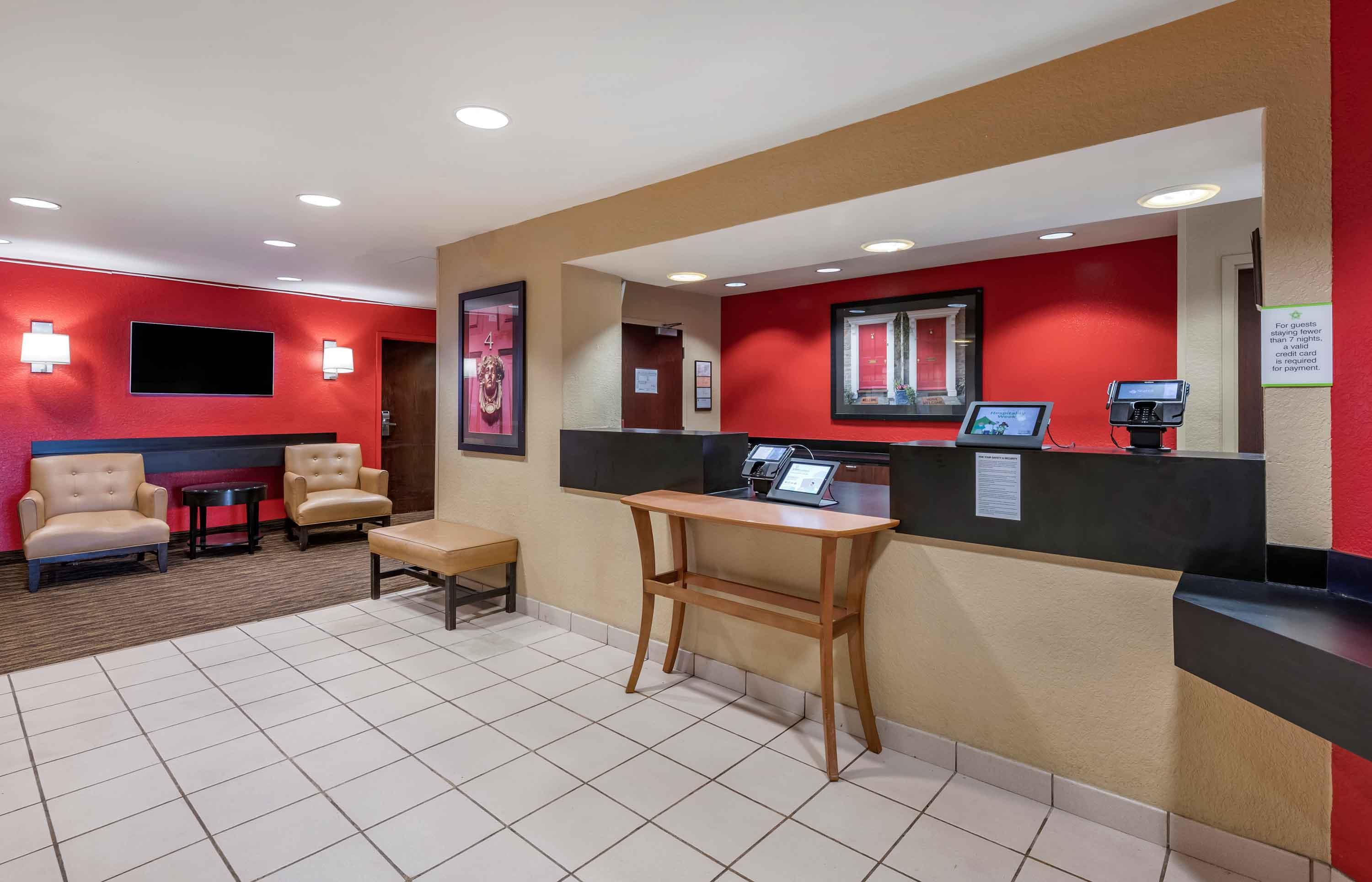 Lobby and Guest Check-in | Extended Stay America Suites Orlando Theme Parks Major Blvd