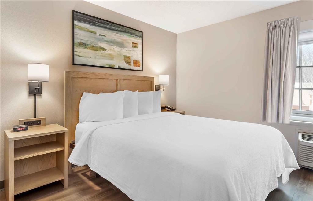 EXTENDED STAY AMERICA SUITES-guestroom-Guest Room,On-Site.jpg