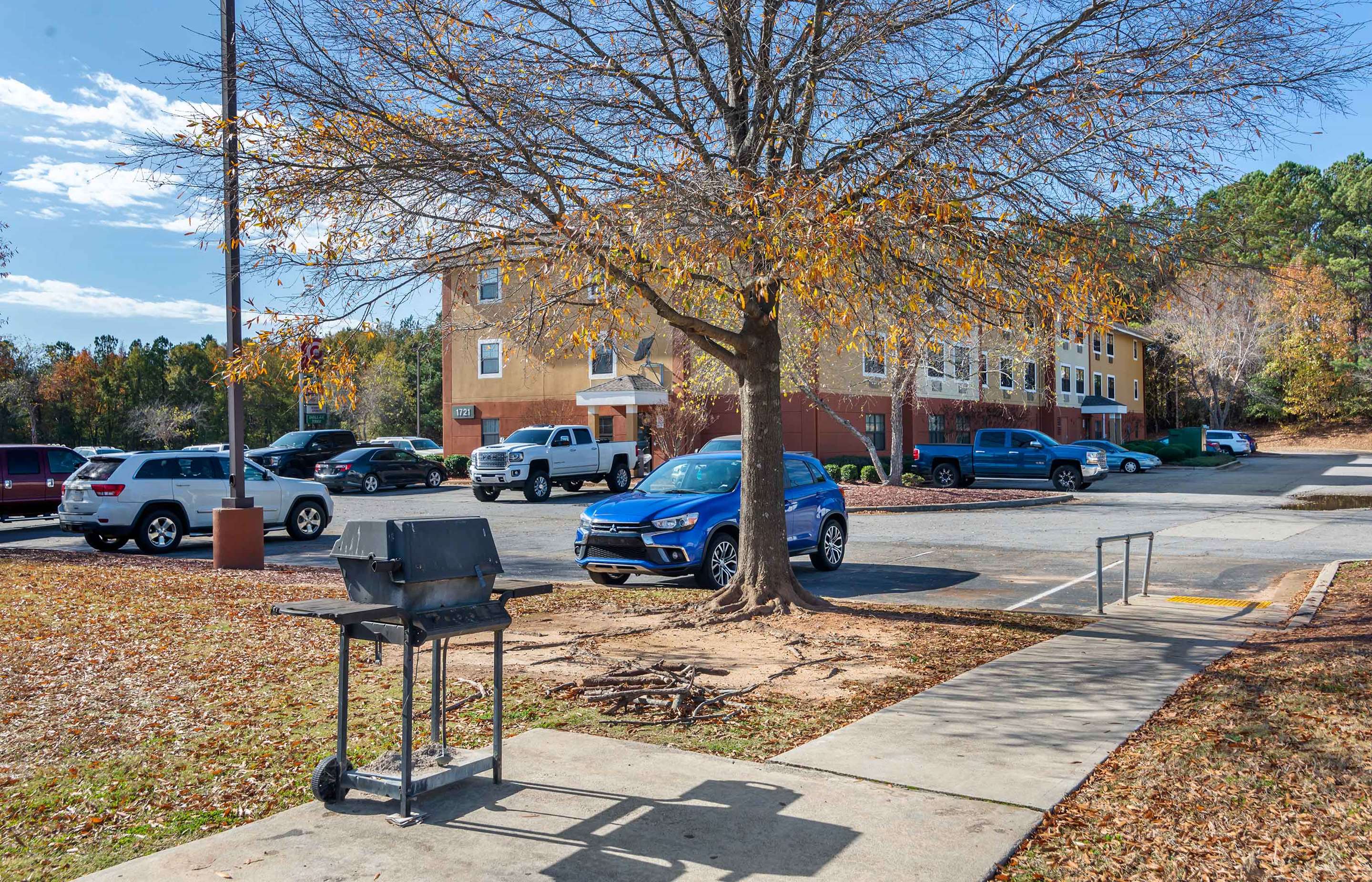 Picnic Area | Extended Stay America Suites Columbus Bradley Park