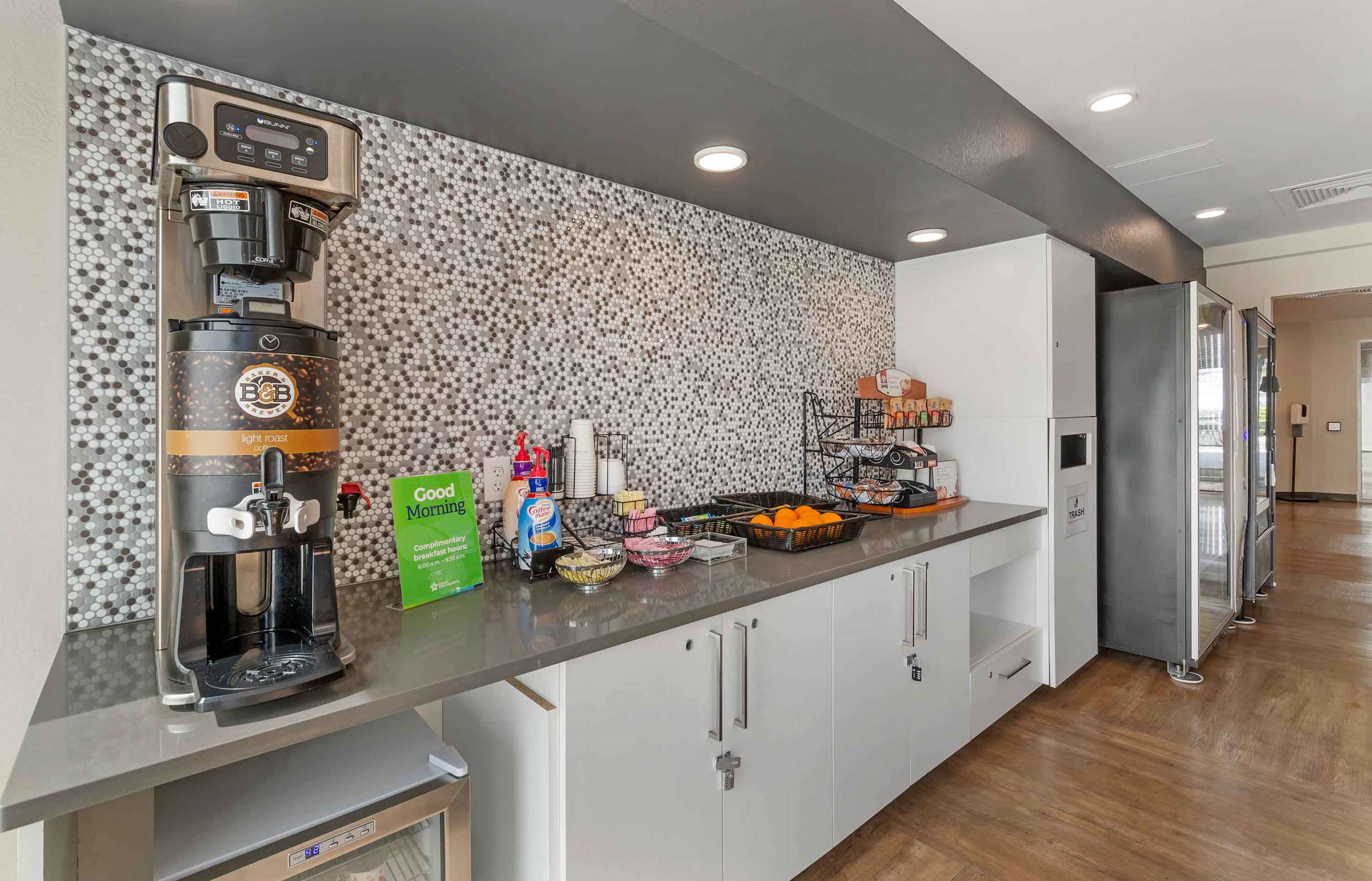Free Grab-and-Go Breakfast | Extended Stay America Premier Suites - Miami - Airport - Doral - 25th Street