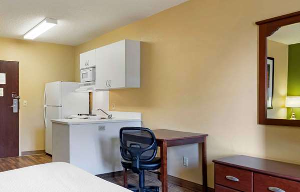  - Extended Stay America Suites Midtown Savannah