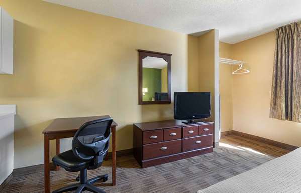  - Extended Stay America Suites Midtown Savannah