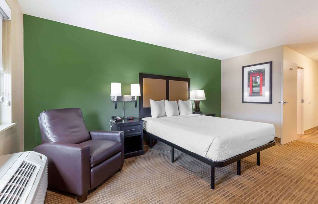 EXTENDED STAY AMERICA SUITES-guestroom-Guest Room,On-Site.jpg
