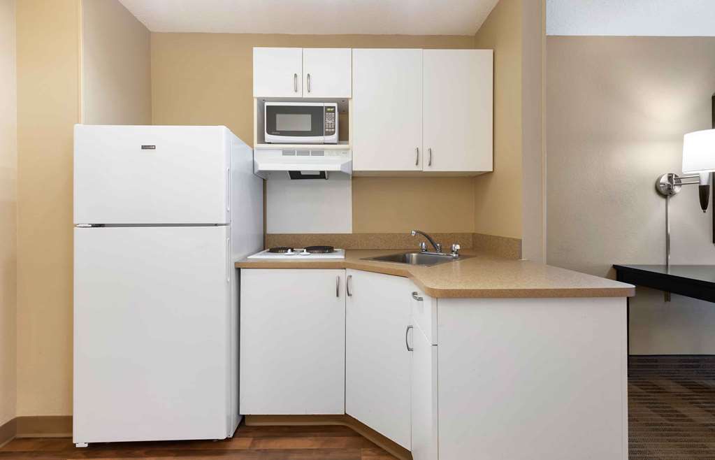 EXTENDED STAY AMERICA SUITES-guestroom-Guest Room,Kitchen/Kitchenette,On-Site.jpg