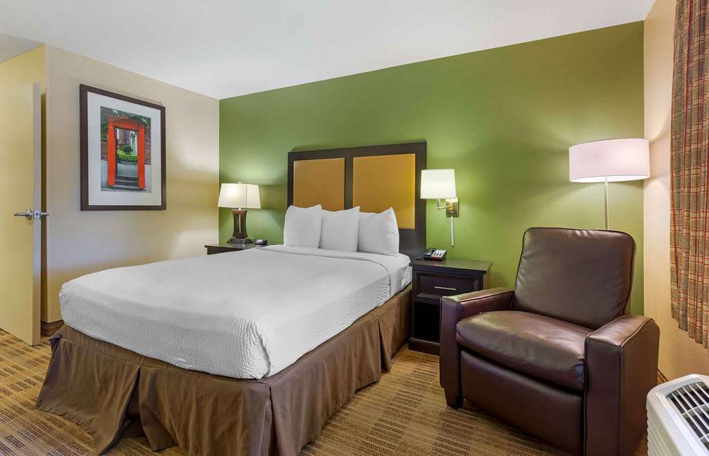 EXTENDED STAY AMERICA SUITES-guestroom-Guest Room,On-Site.jpg