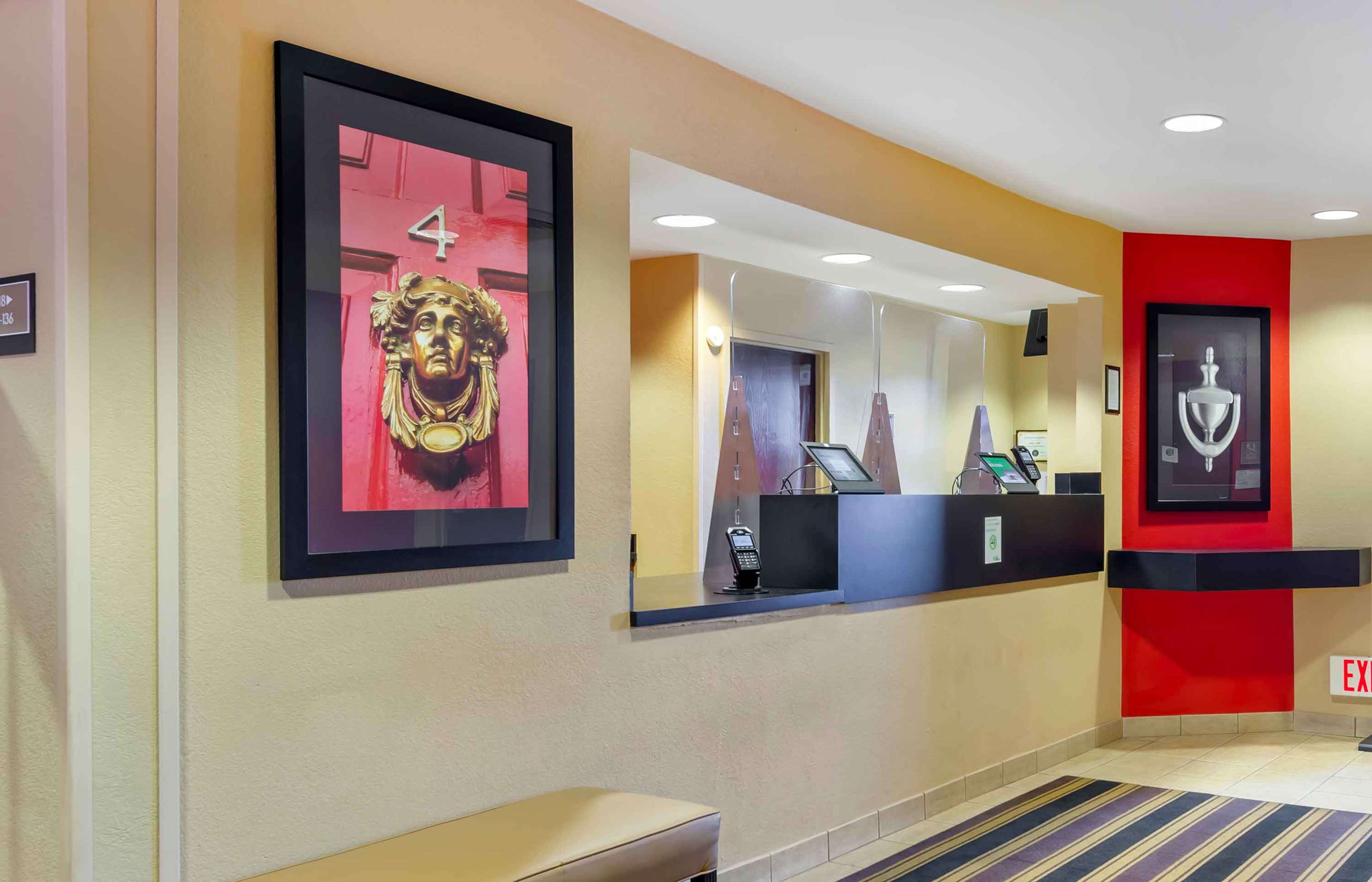 Lobby and Guest Check-in | Extended Stay America Suites Lynchburg University Blvd