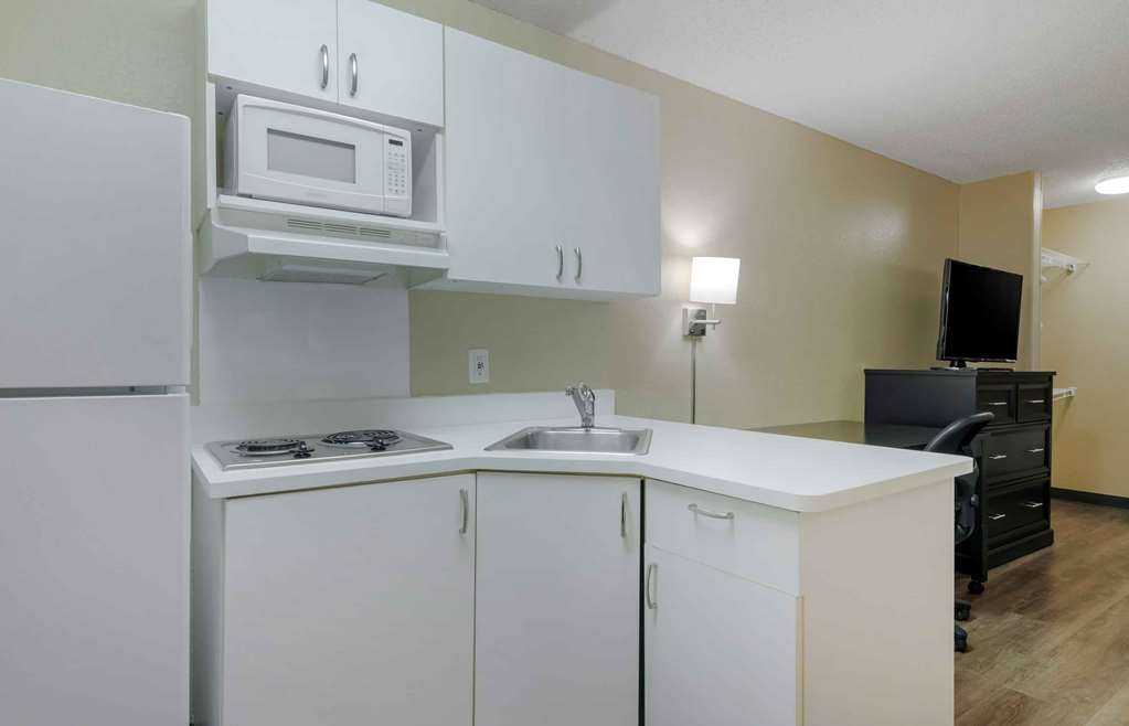 EXTENDED STAY AMERICA SUITES-guestroom-Guest Room,Kitchen/Kitchenette,On-Site.jpg