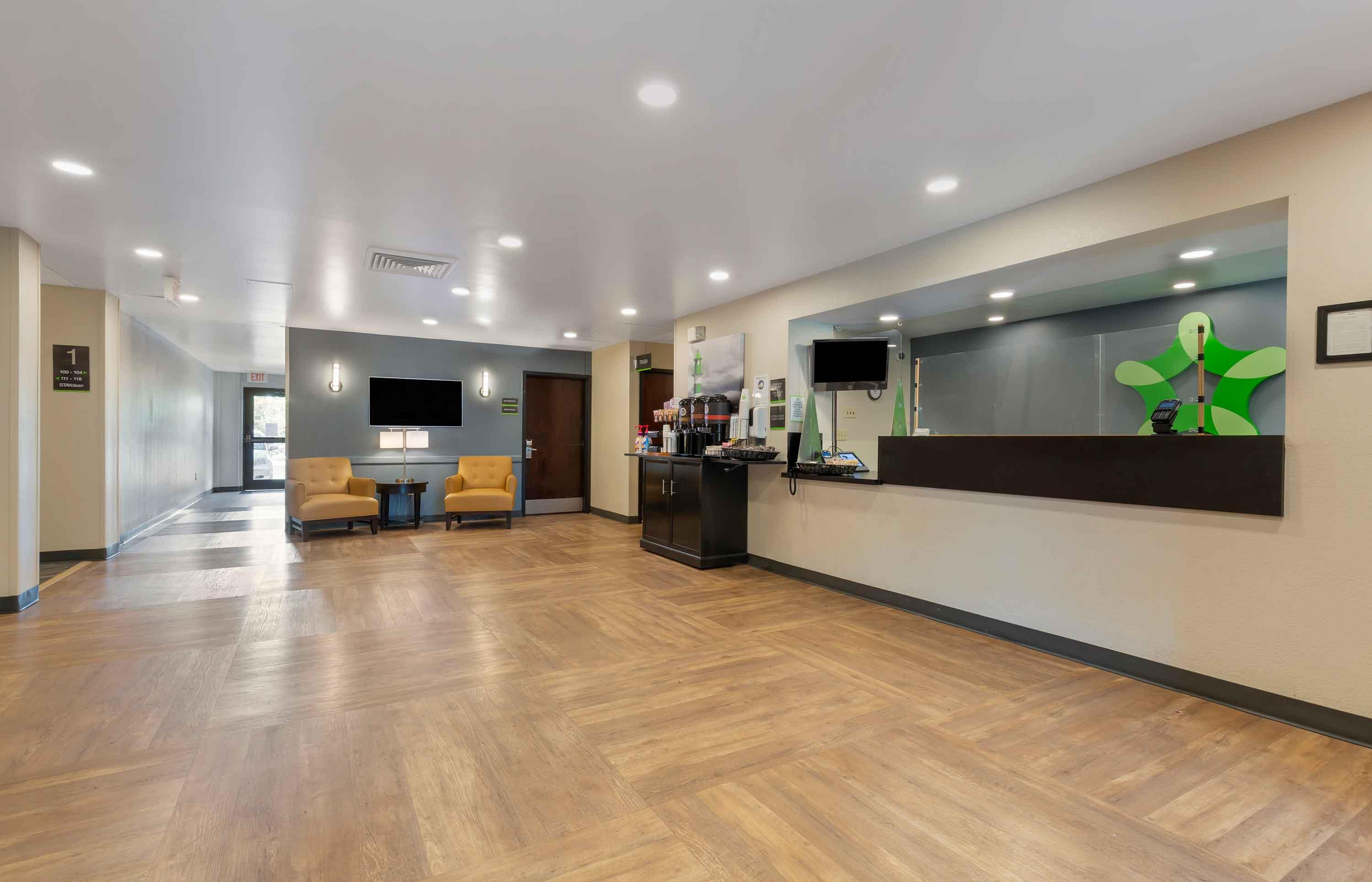 Lobby and Guest Check-in | Extended Stay America Suites Washington DC Centreville Manas