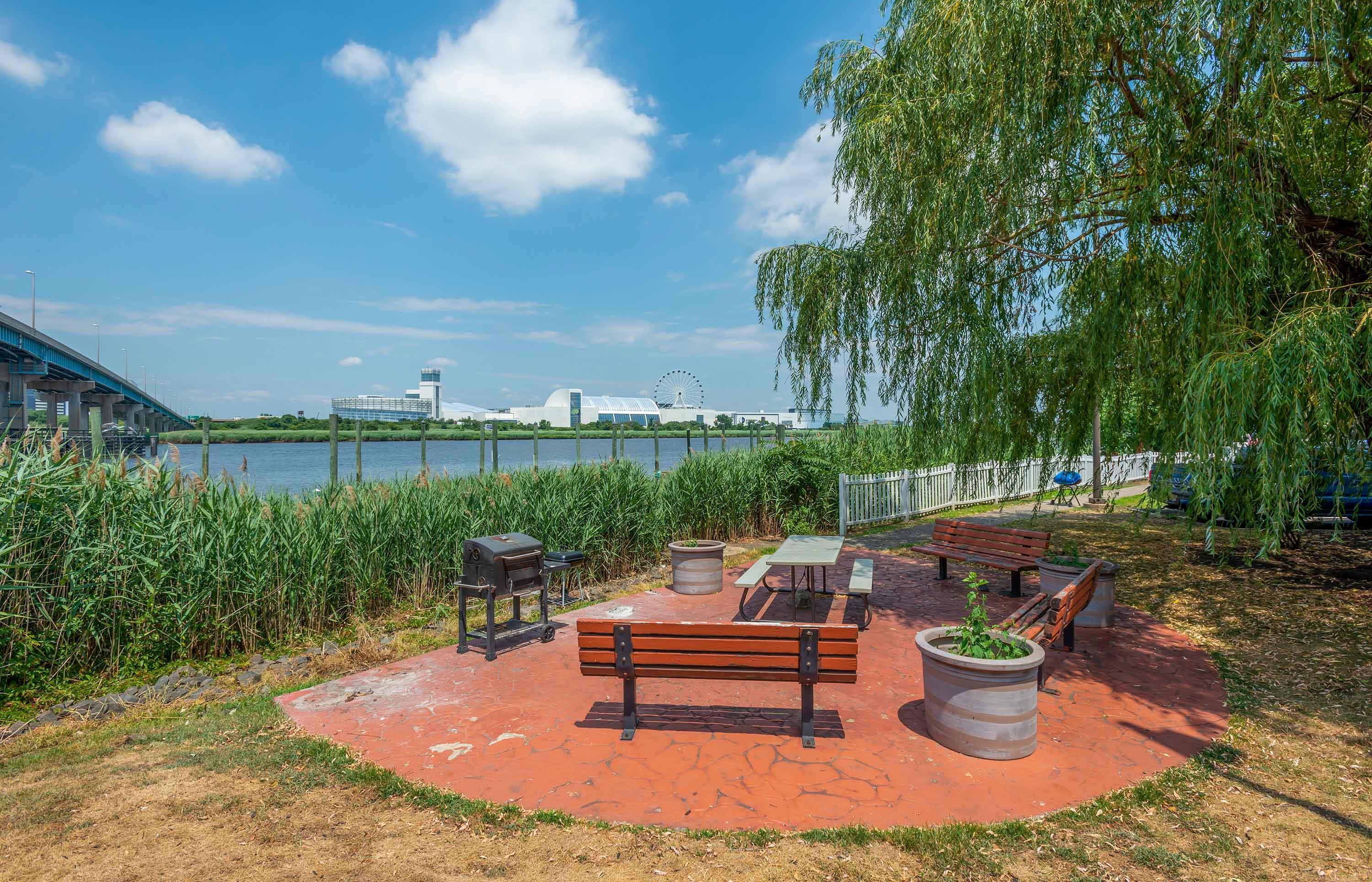 Picnic Area | Extended Stay America Suites Secaucus Meadowlands