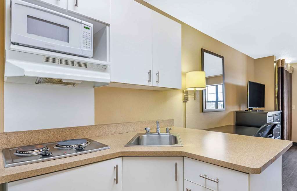 EXTENDED STAY AMERICA SUITES-guestroom-Guest Room,Kitchen/Kitchenette,On-Site.jpg