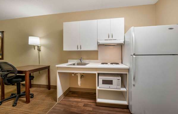  - Extended Stay America Suites Champaign - I-74, Exit 181