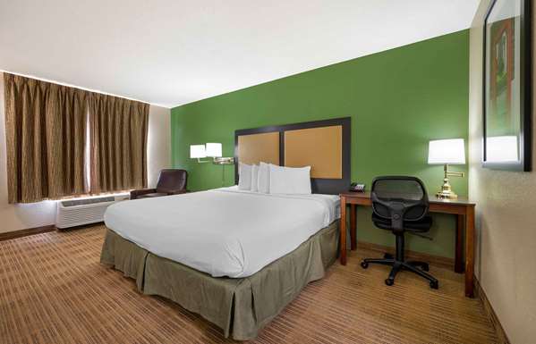  - Extended Stay America Suites Champaign - I-74, Exit 181
