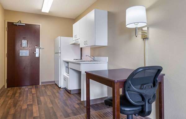  - Extended Stay America Suites Romeoville - I-55, Exit 263
