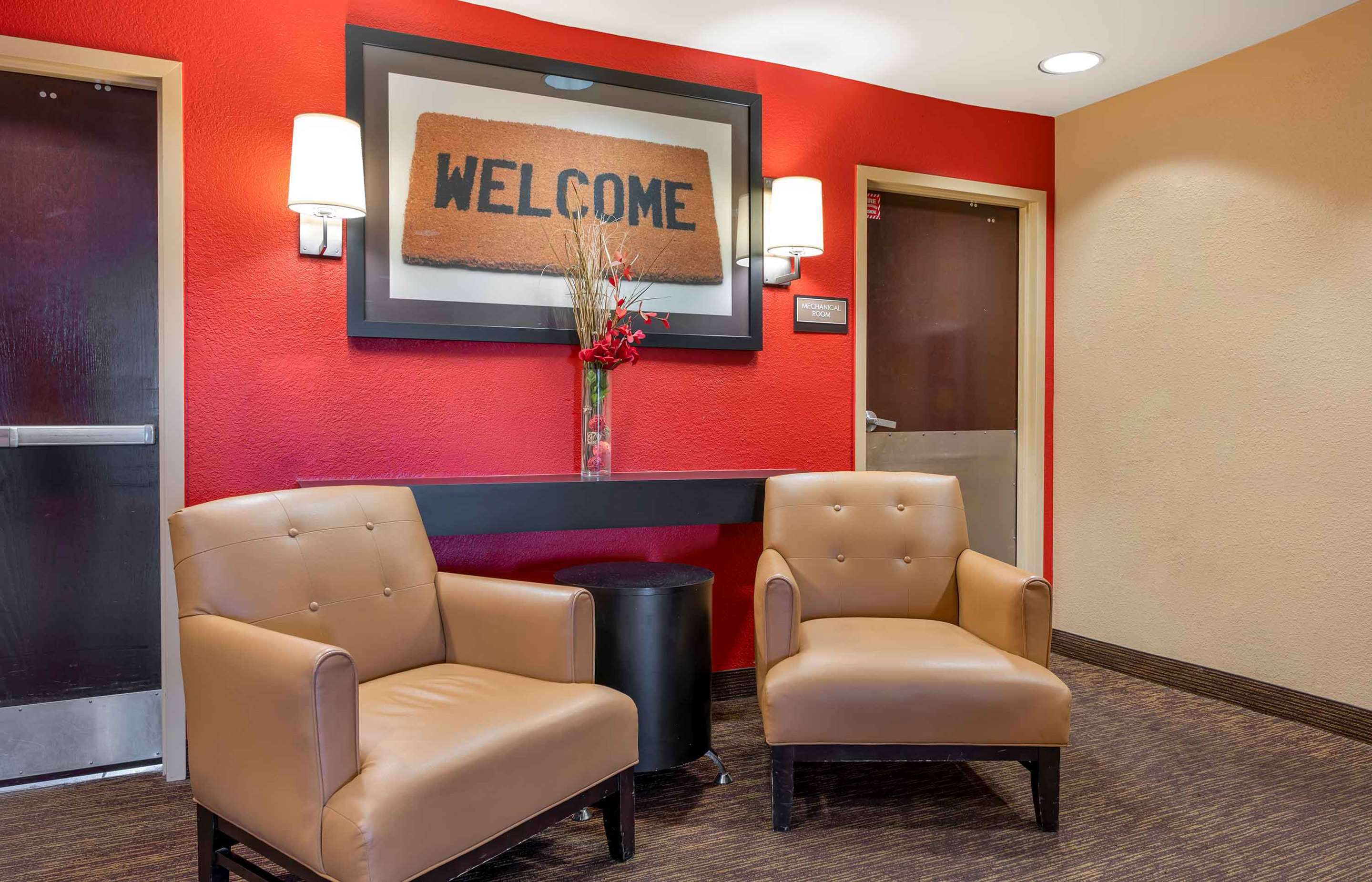 Lobby and Guest Check-in | Extended Stay America Suites Columbus Worthington